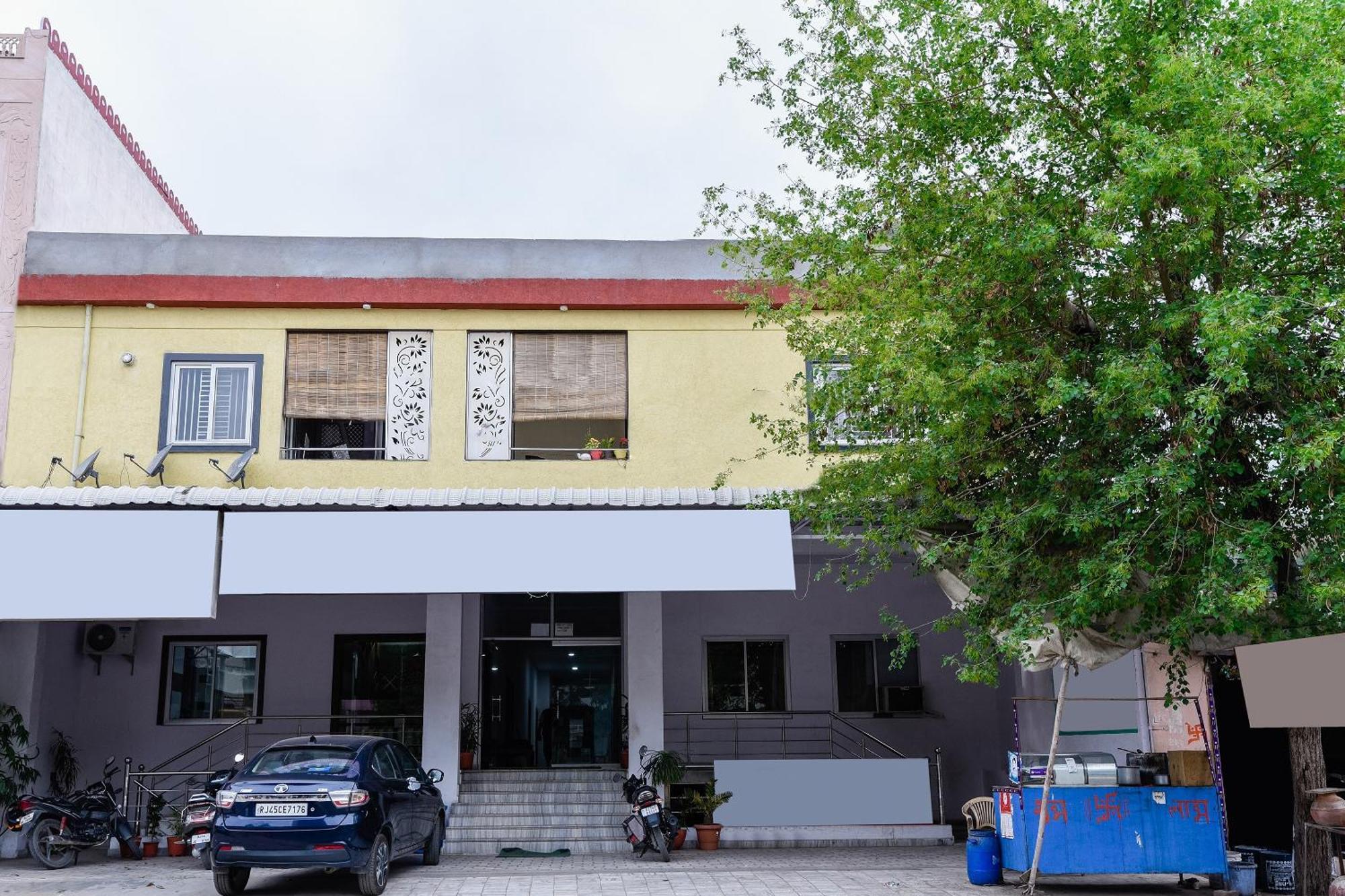 Oyo Flagship 30930 Jaipur