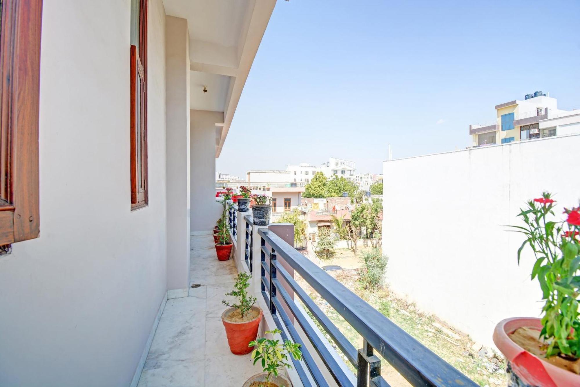 Collection O Omkar Residency 3*