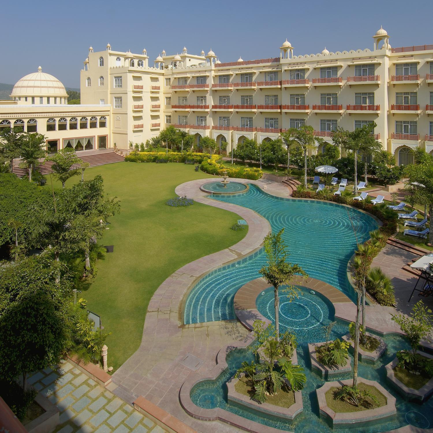 Le Meridien & 5*