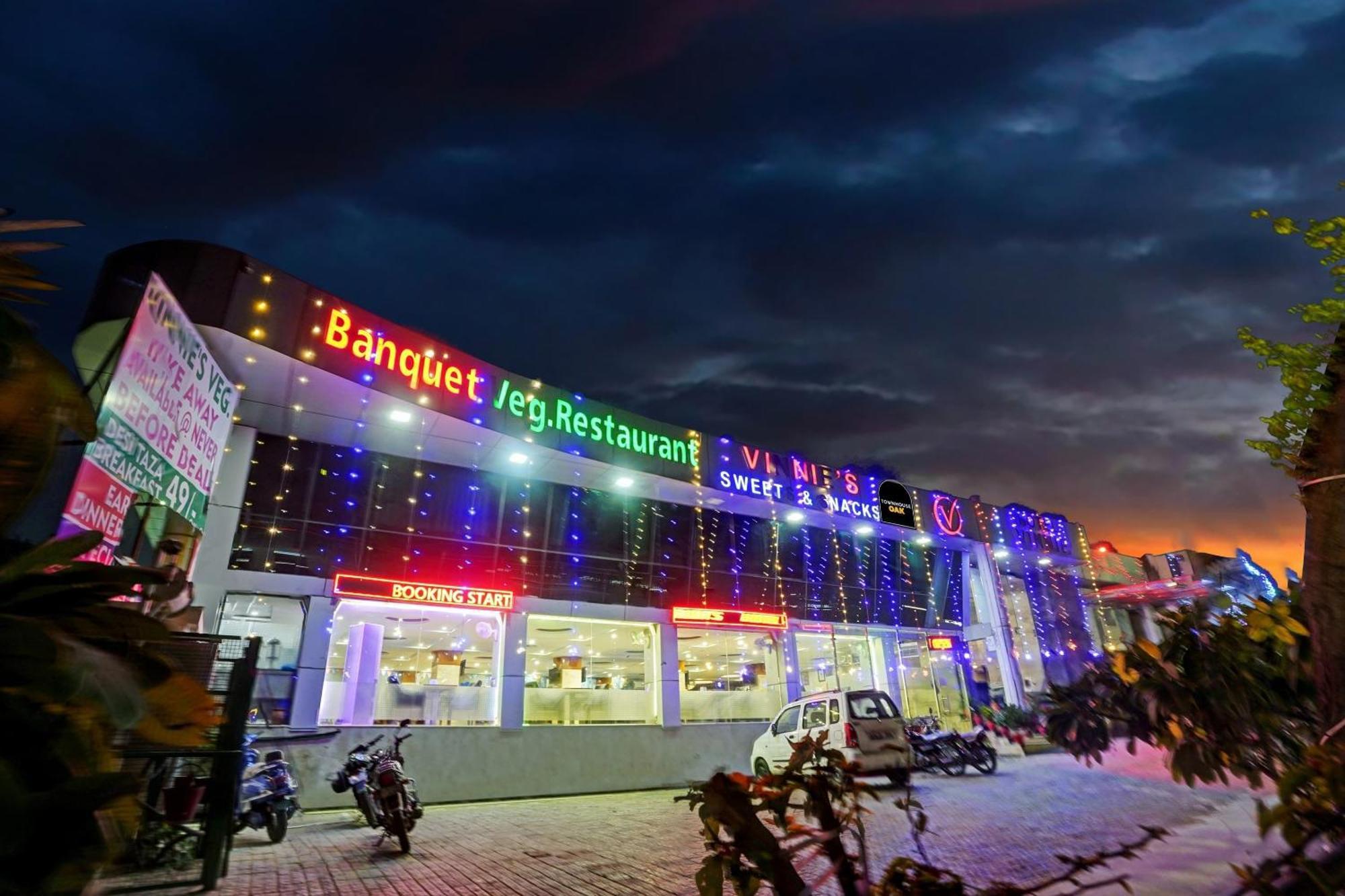 Hotel Super Oyo Townhouse Oak Vinnie Jaipur