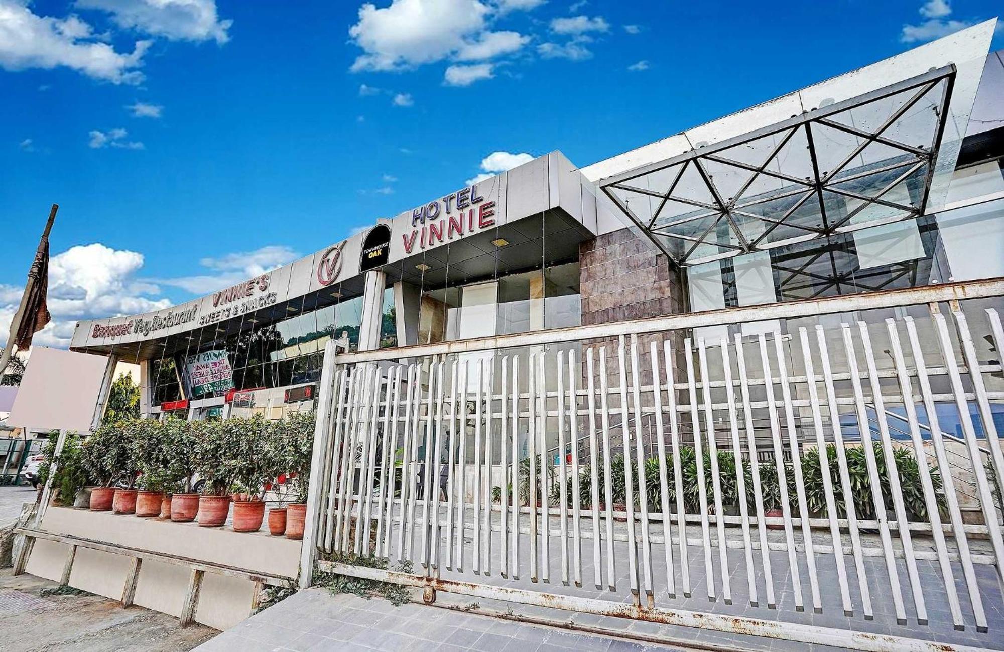 Super Oyo Townhouse Oak Vinnie Jaipur
