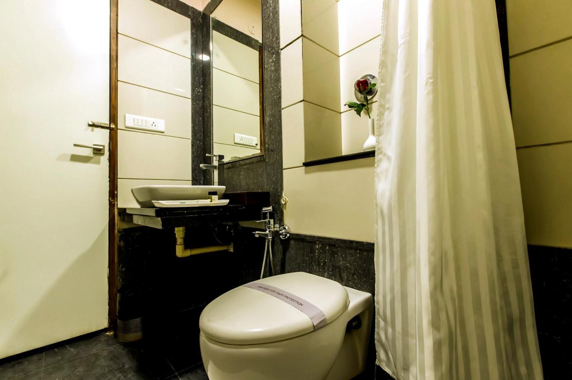 Golden Manor By Brandmyhotel -jaipur Centre Hotel 4*