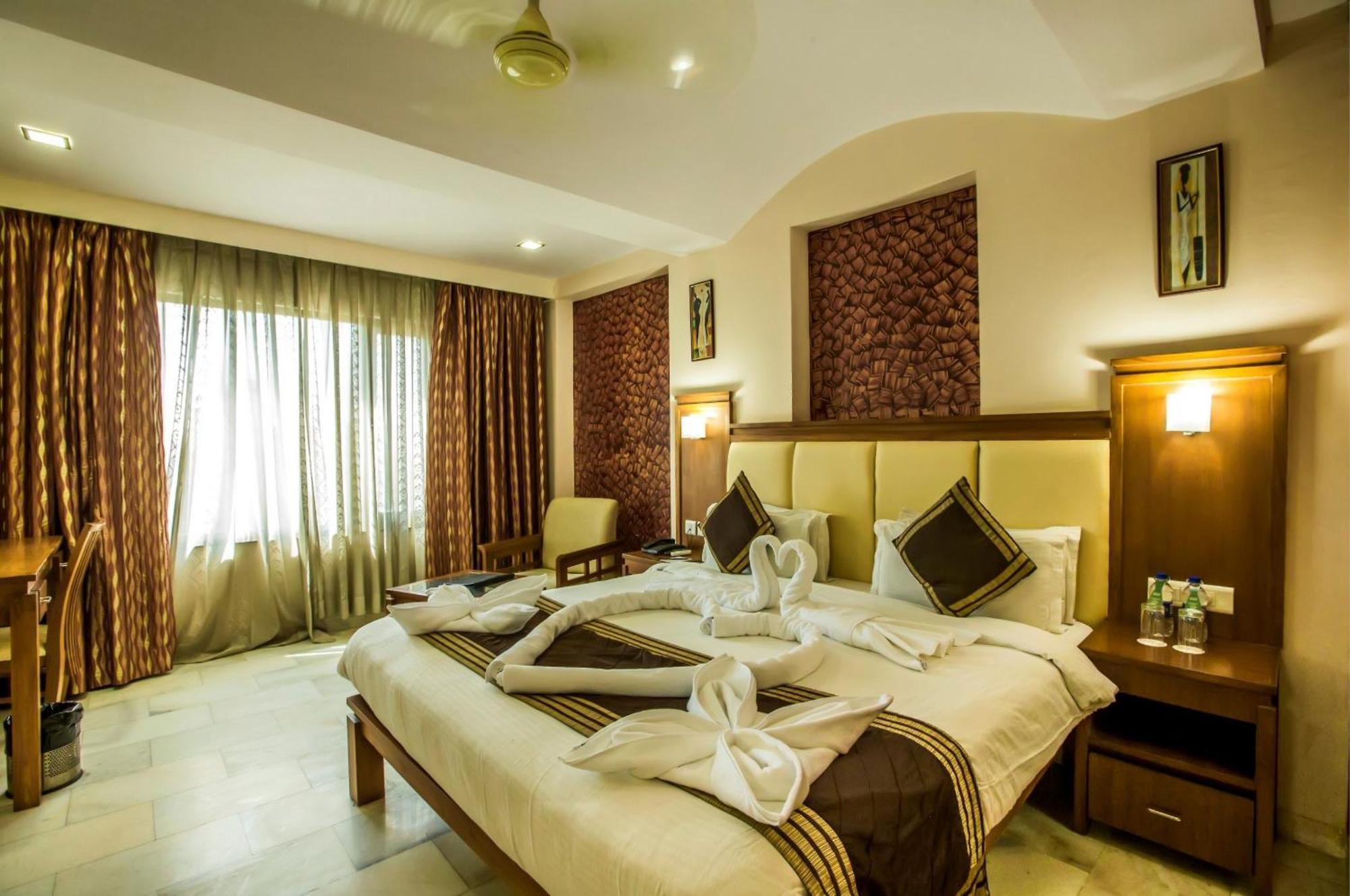 Golden Manor By Brandmyhotel -jaipur Centre Hotel