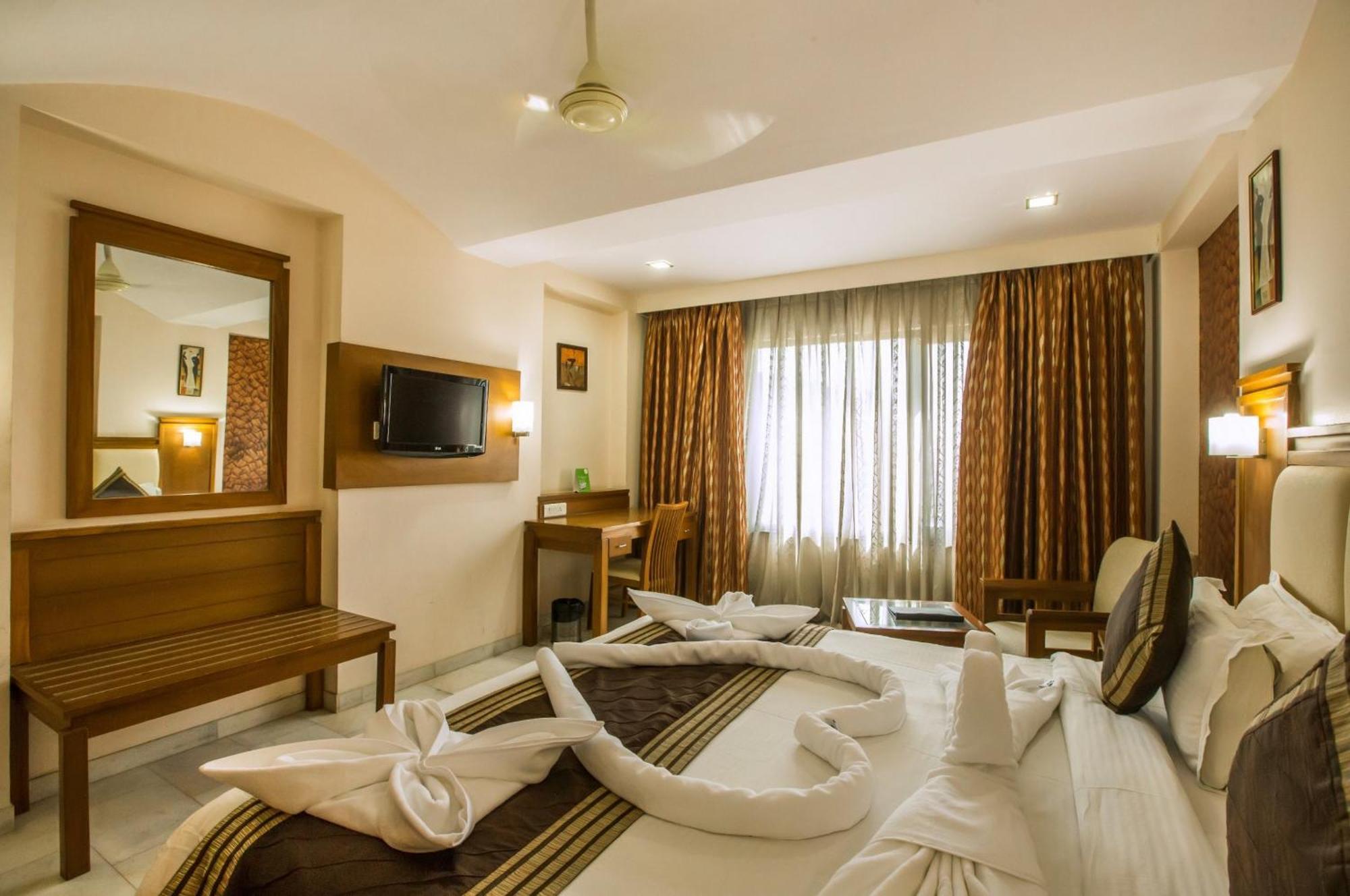 Golden Manor By Brandmyhotel -jaipur Centre Hotel 4*