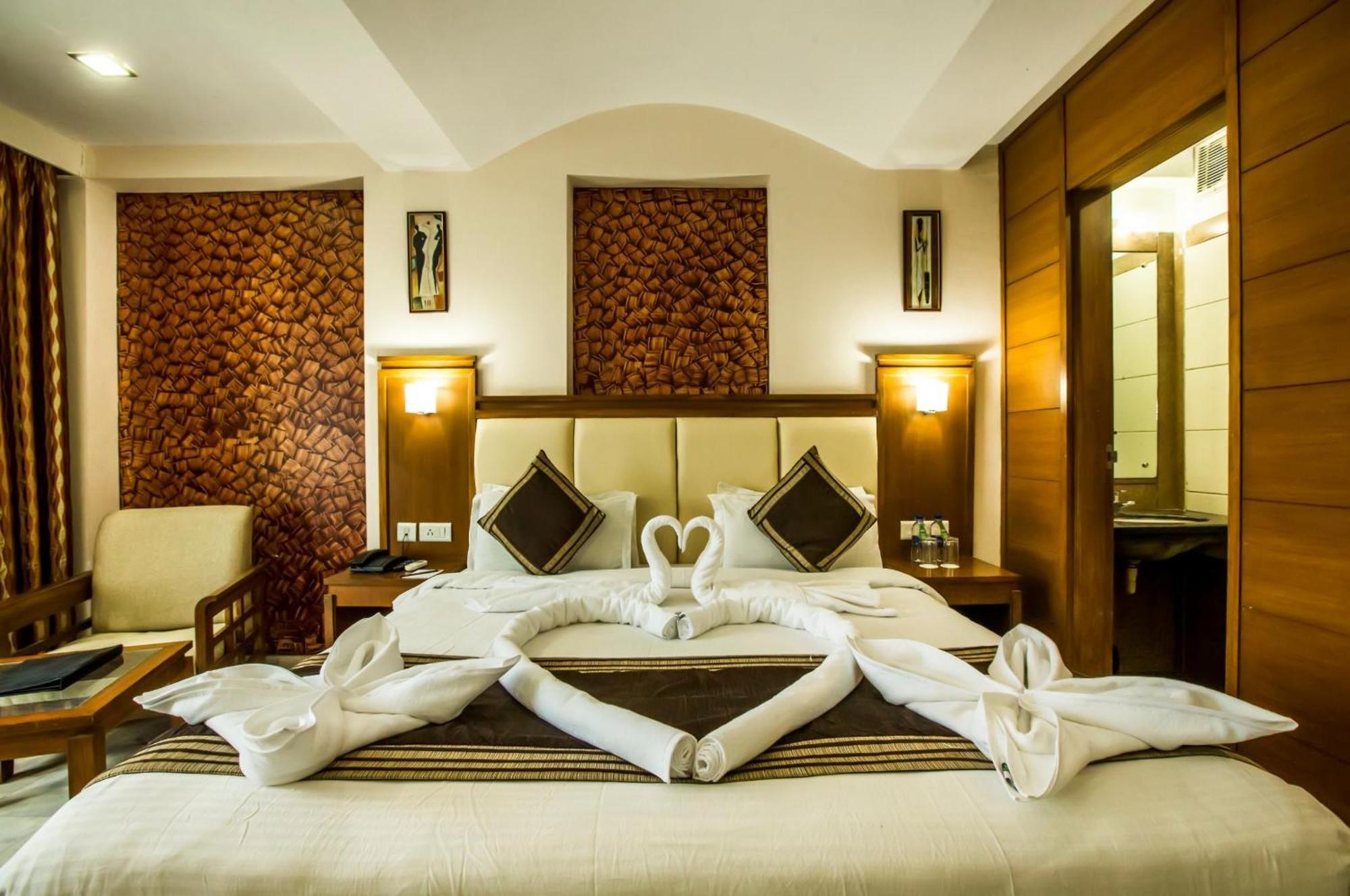 Golden Manor By Brandmyhotel -jaipur Centre Hotel