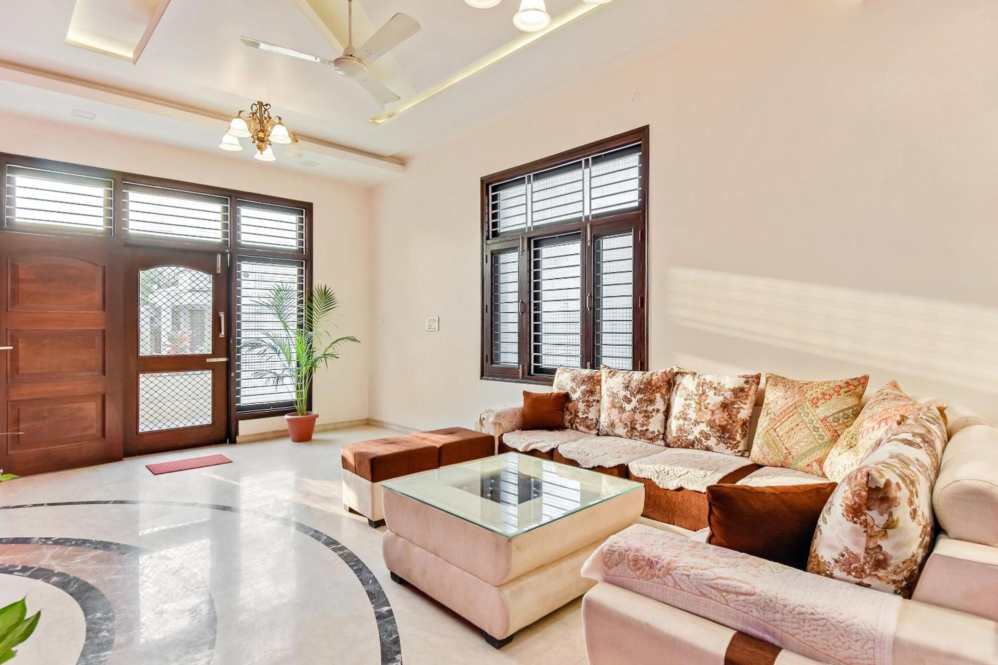 Hotel O Ekansh Palace