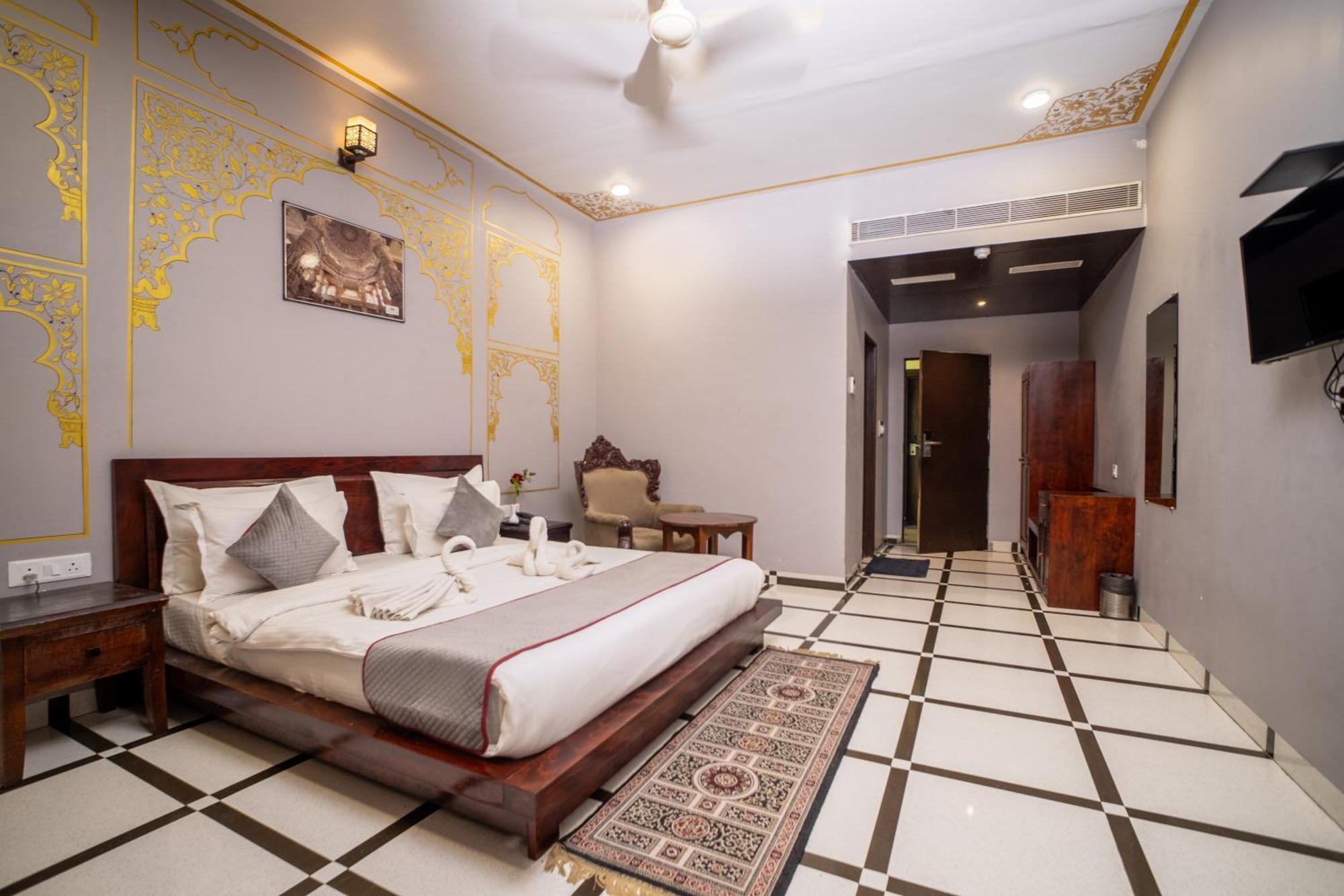 Hotel Laxmi Niwas 3*