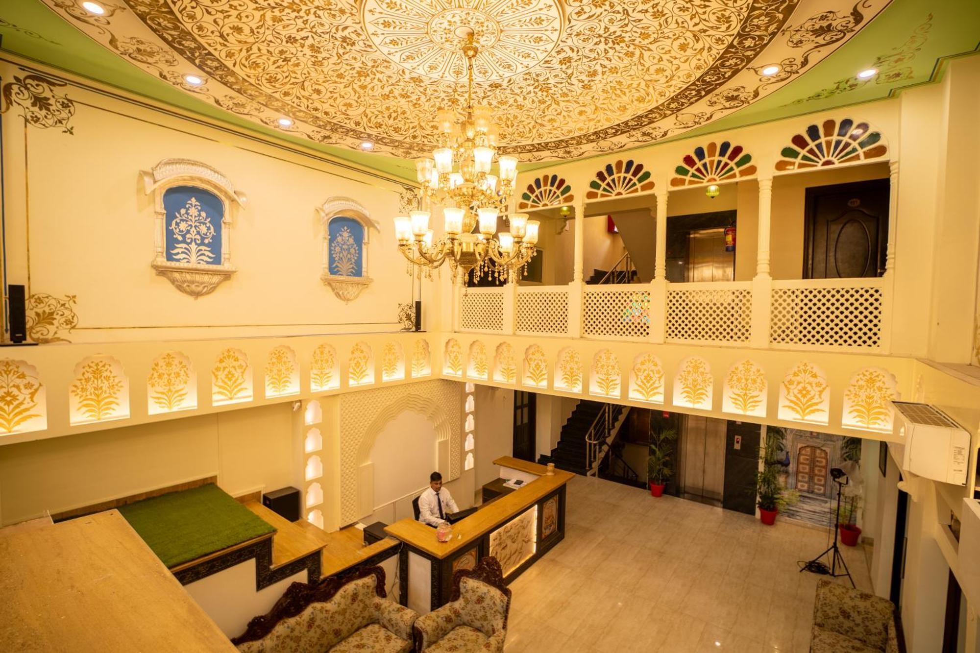 Laxmi Niwas Hotel