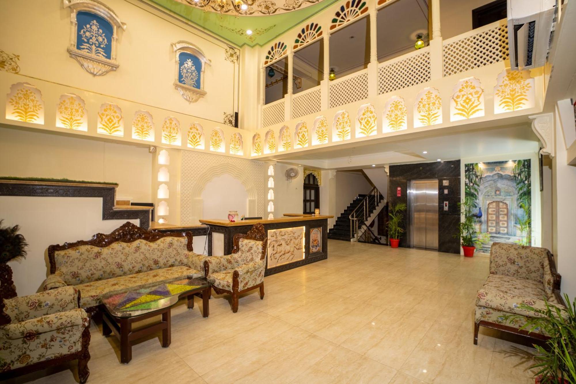 Laxmi Niwas Hotel 3*