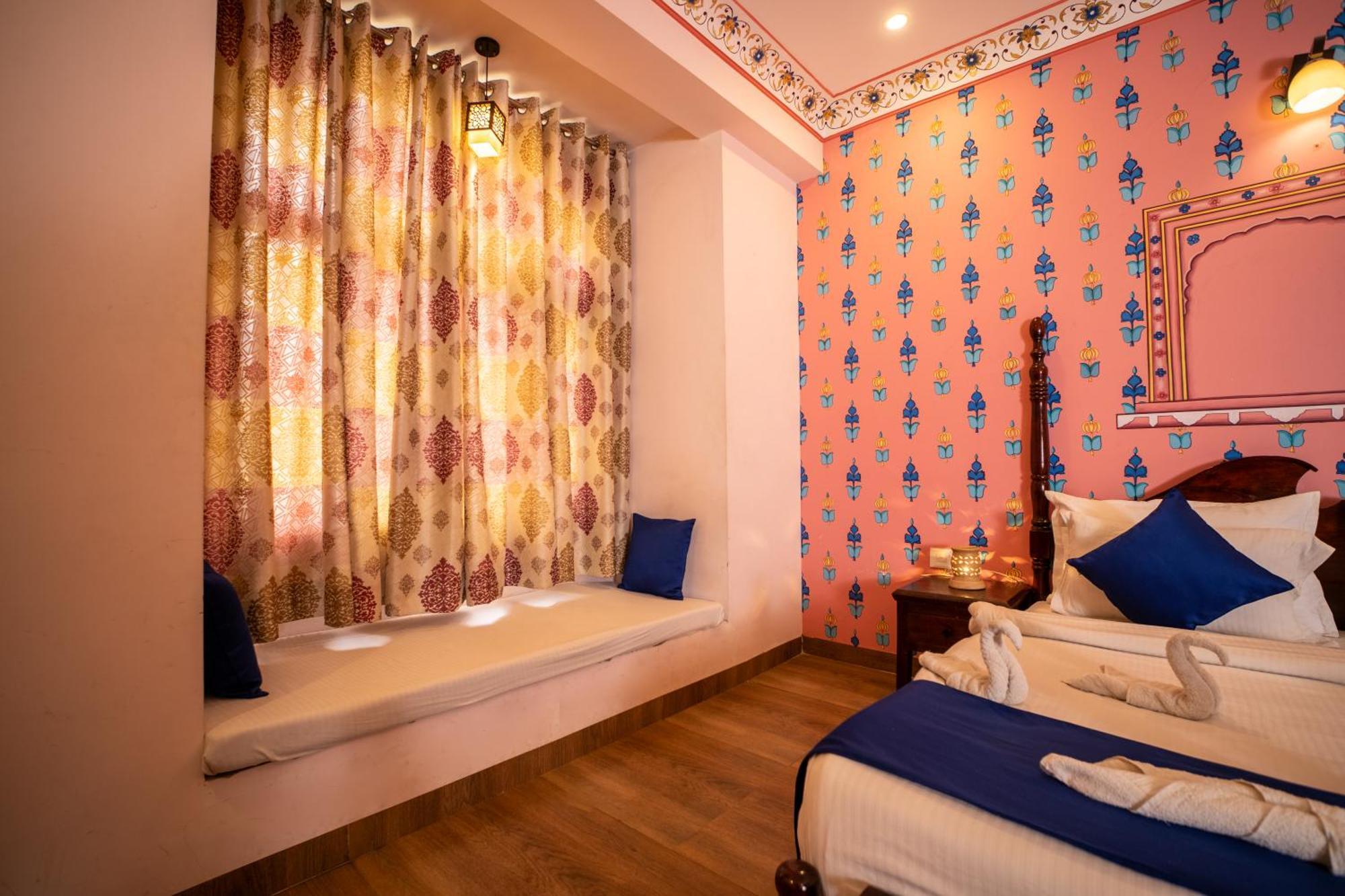 Laxmi Niwas Hotel