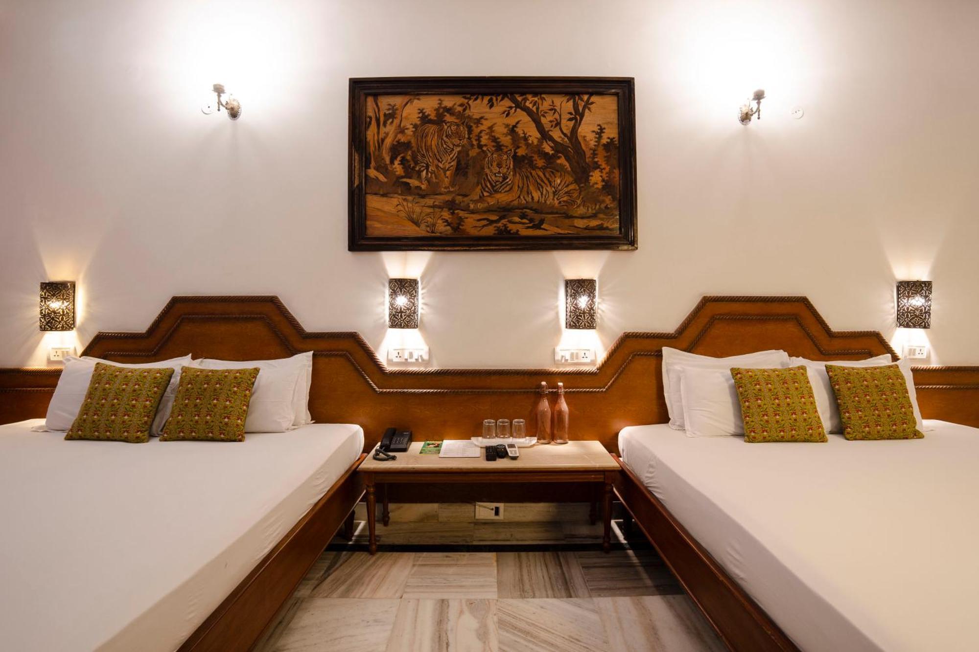 Hotel Pearl Palace 3*