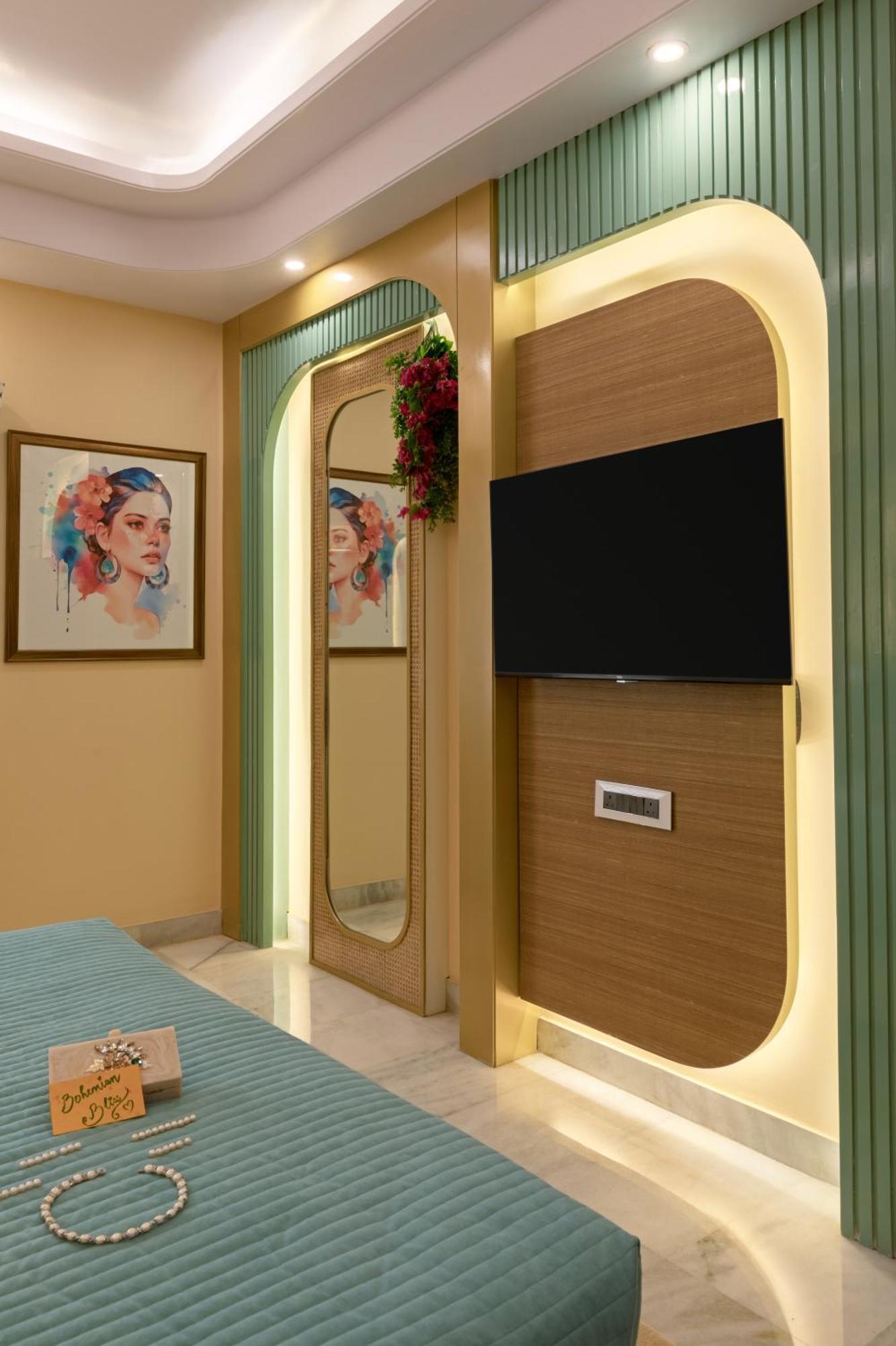 Hotel Sarang Palace - A Luxury Boutique