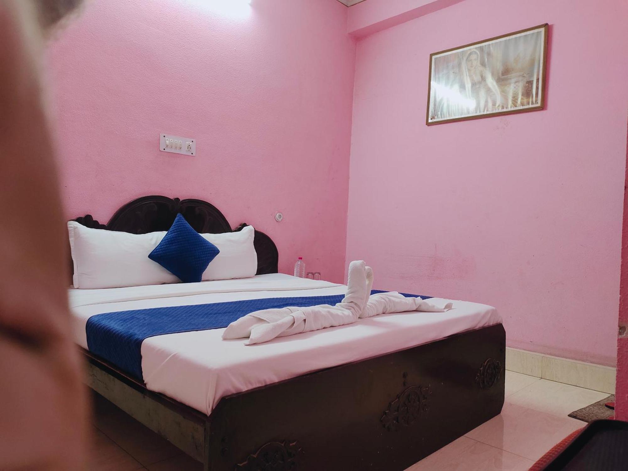 The Maurvi Hotel