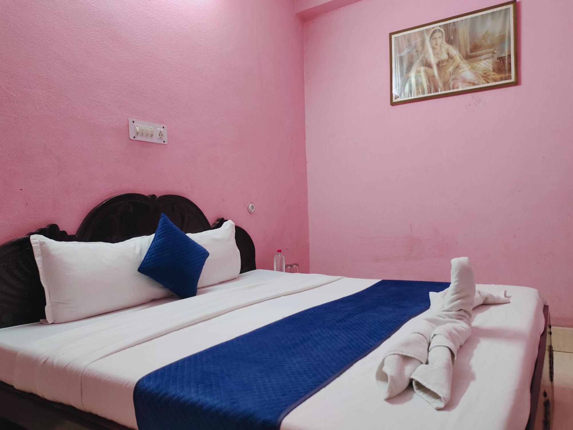 Hotel The Maurvi Jaipur