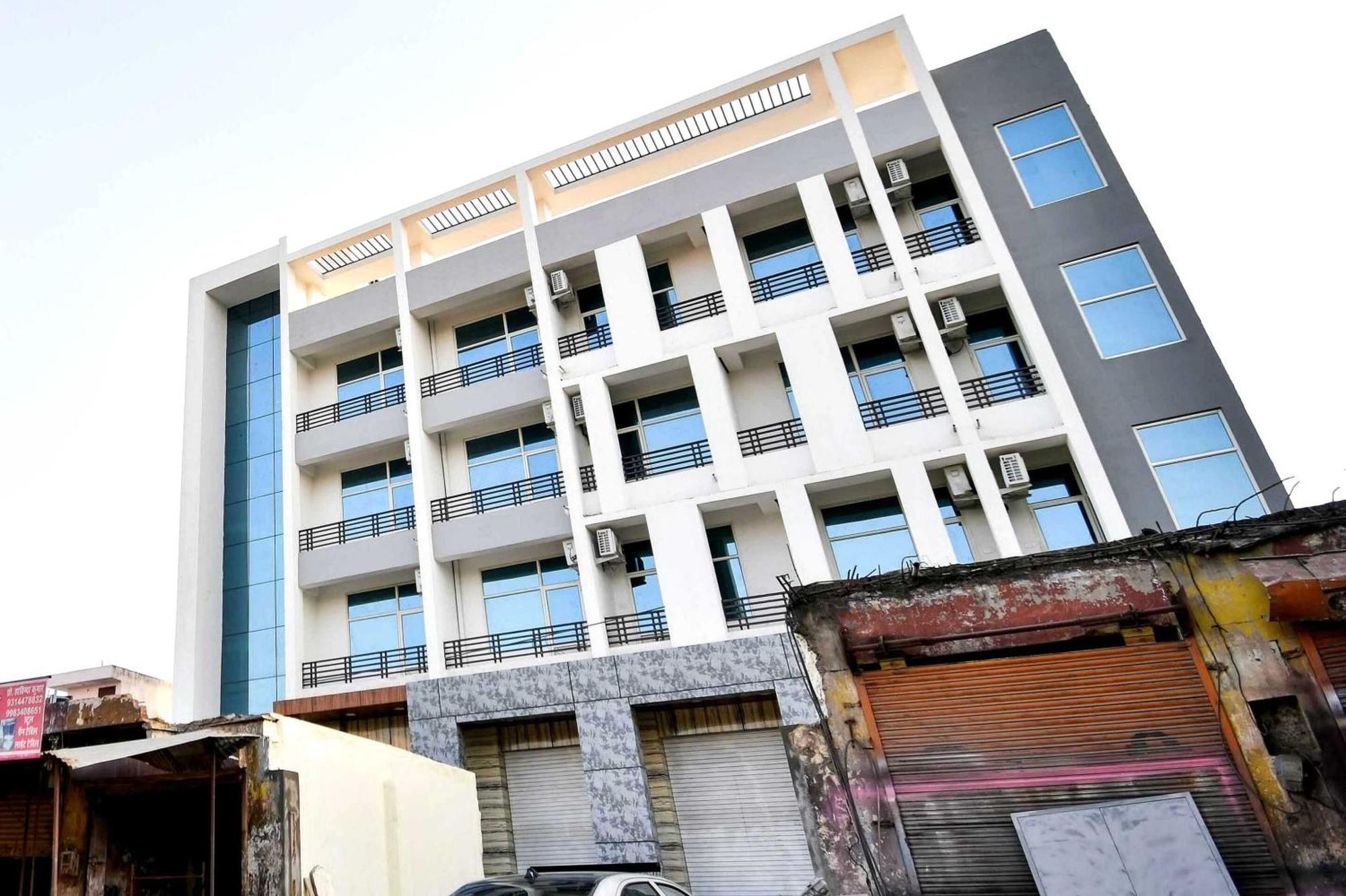 Collection O Arjun Palace & Banquet Hotel