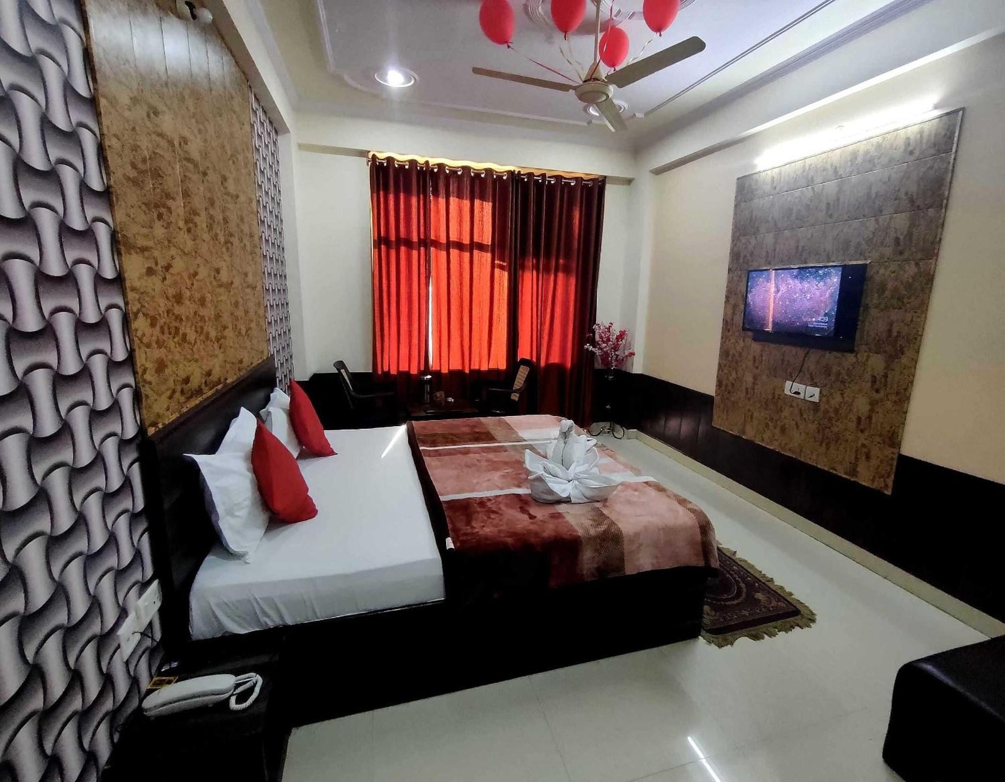 Collection O Arjun Palace & Banquet 3*