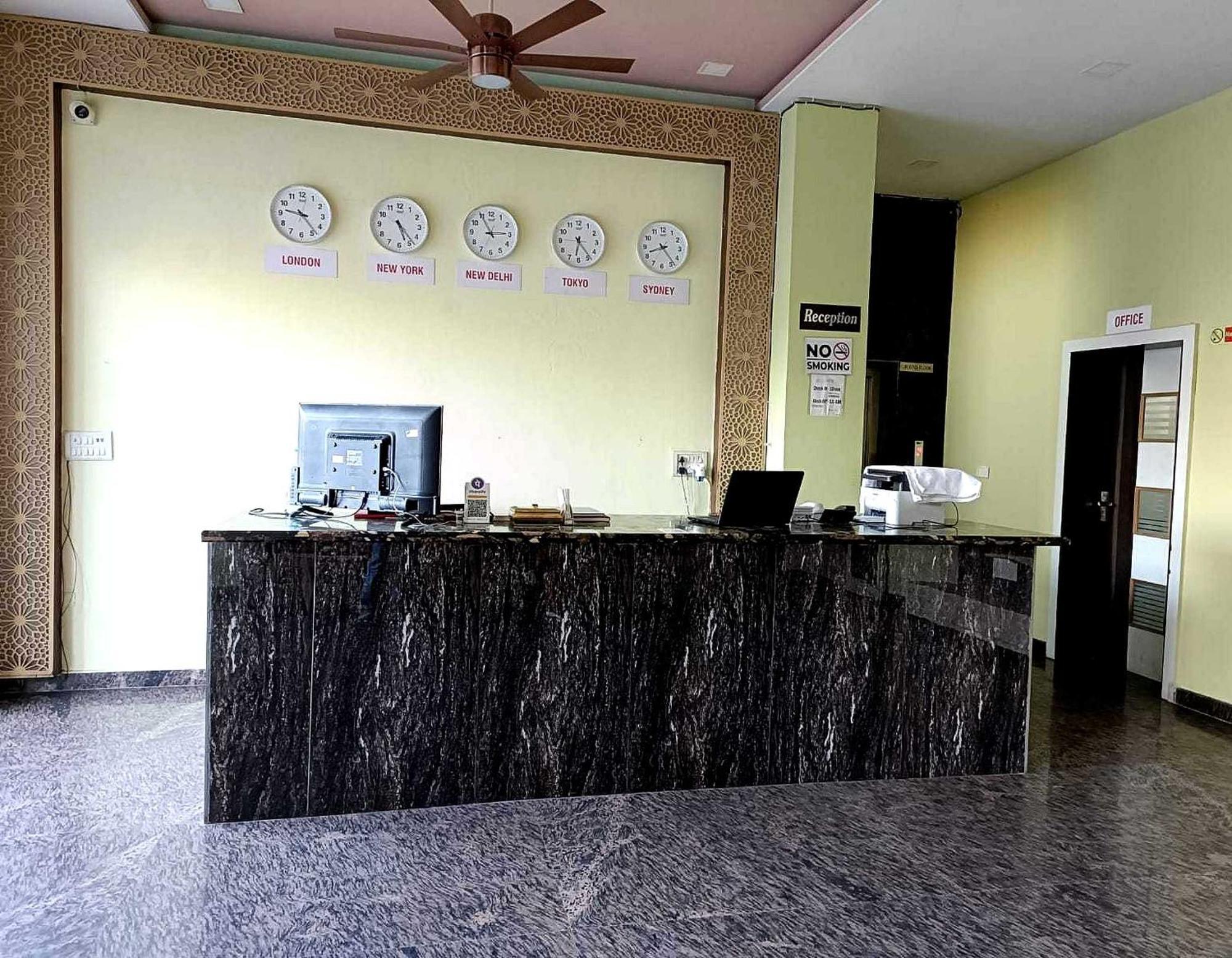 Collection O Arjun Palace & Banquet Hotel