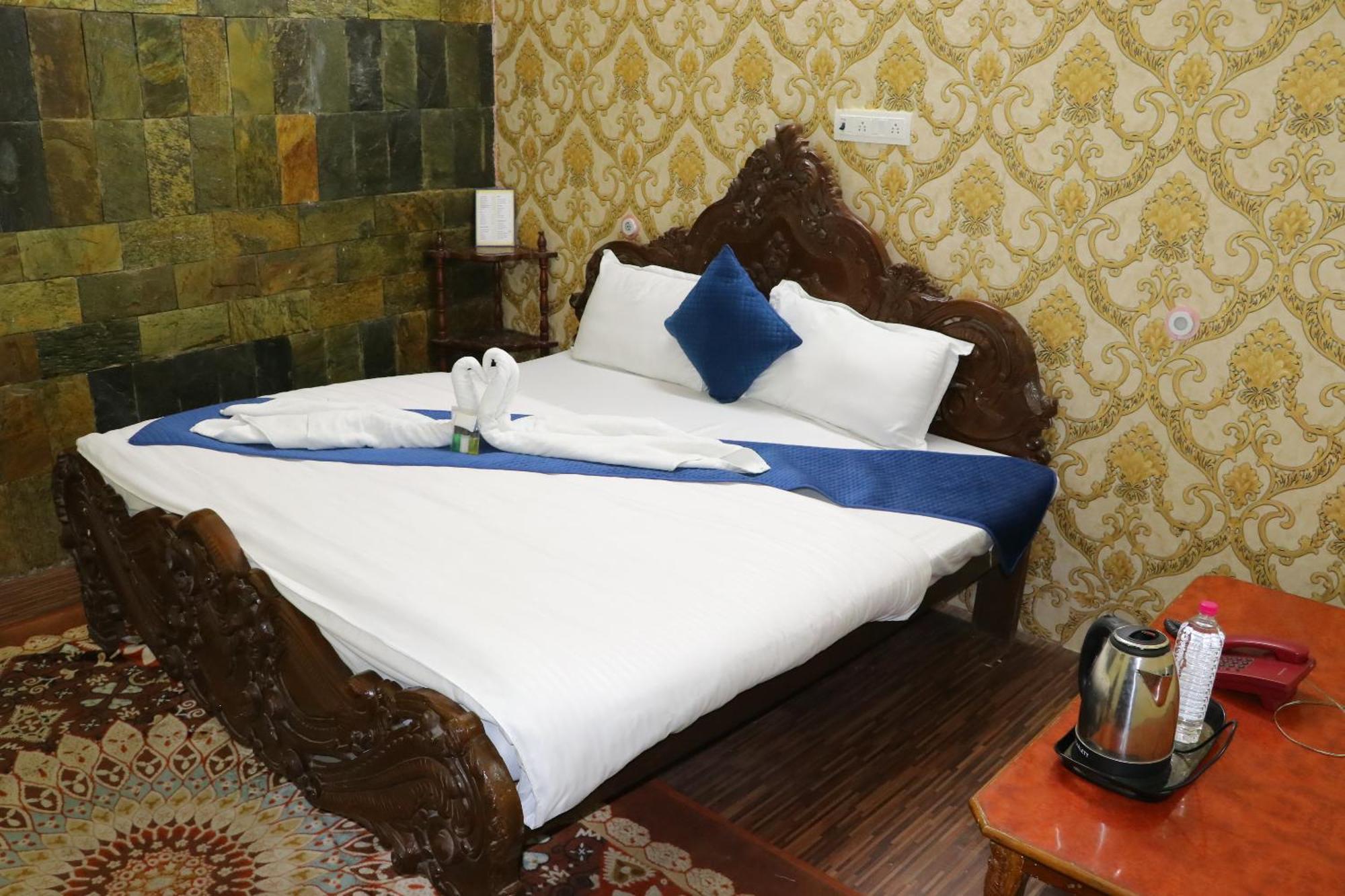 The Maurvi Hotel 3*