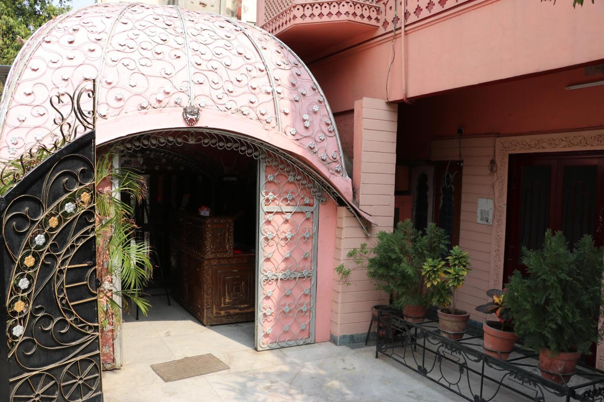 The Maurvi Hotel 3*
