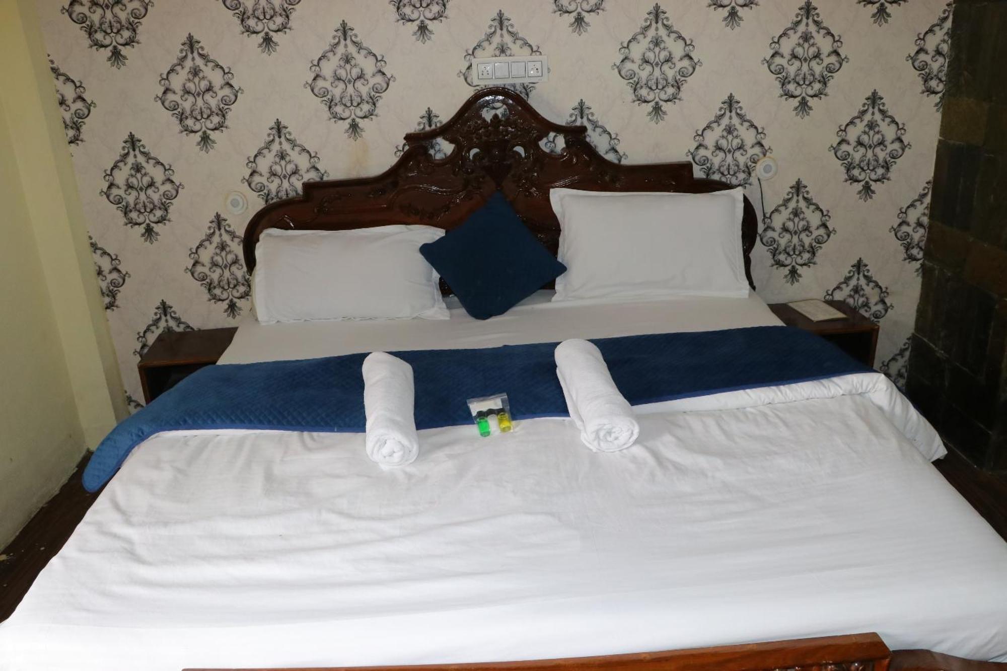 The Maurvi Hotel