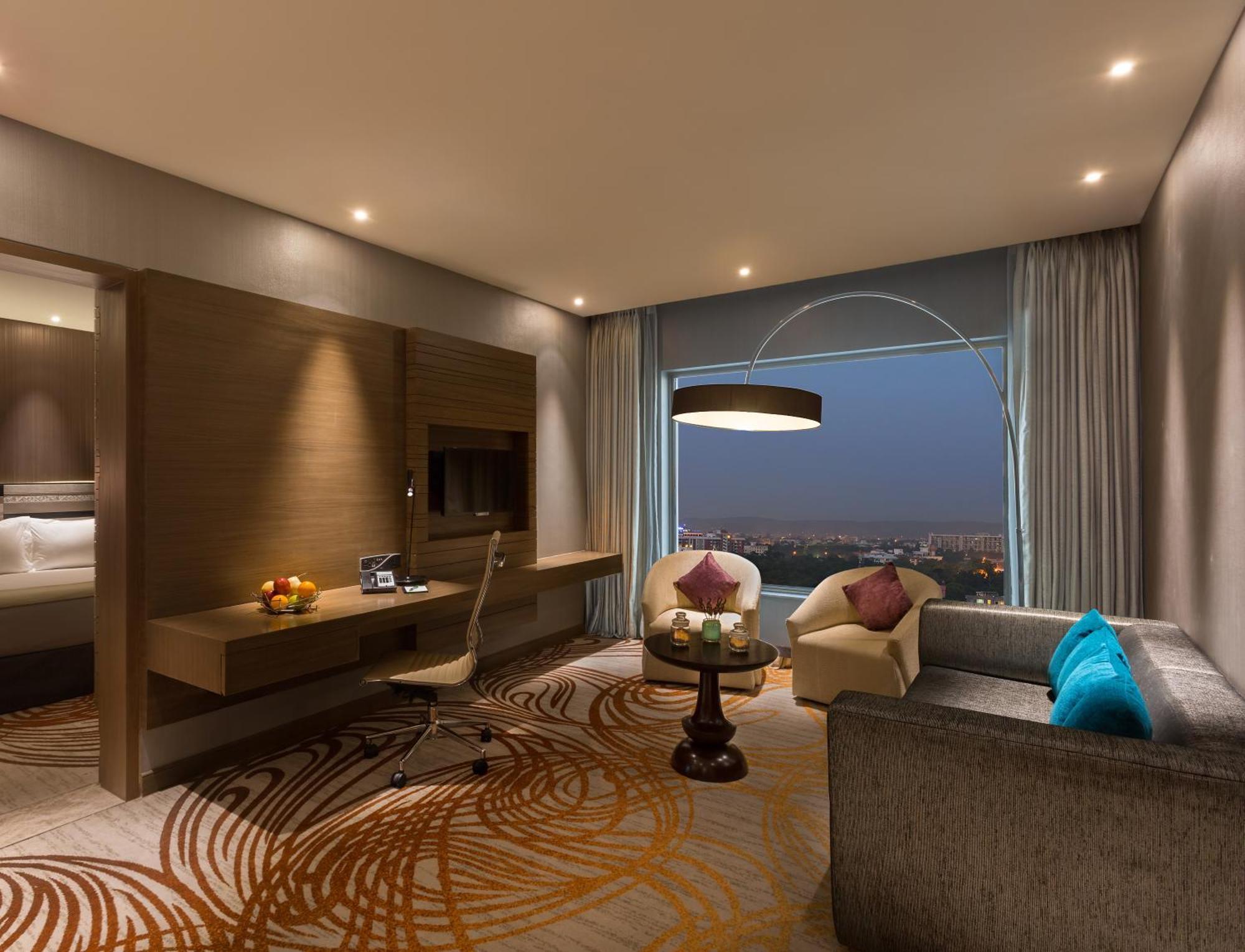 Hotel Centre By Ihg 5*