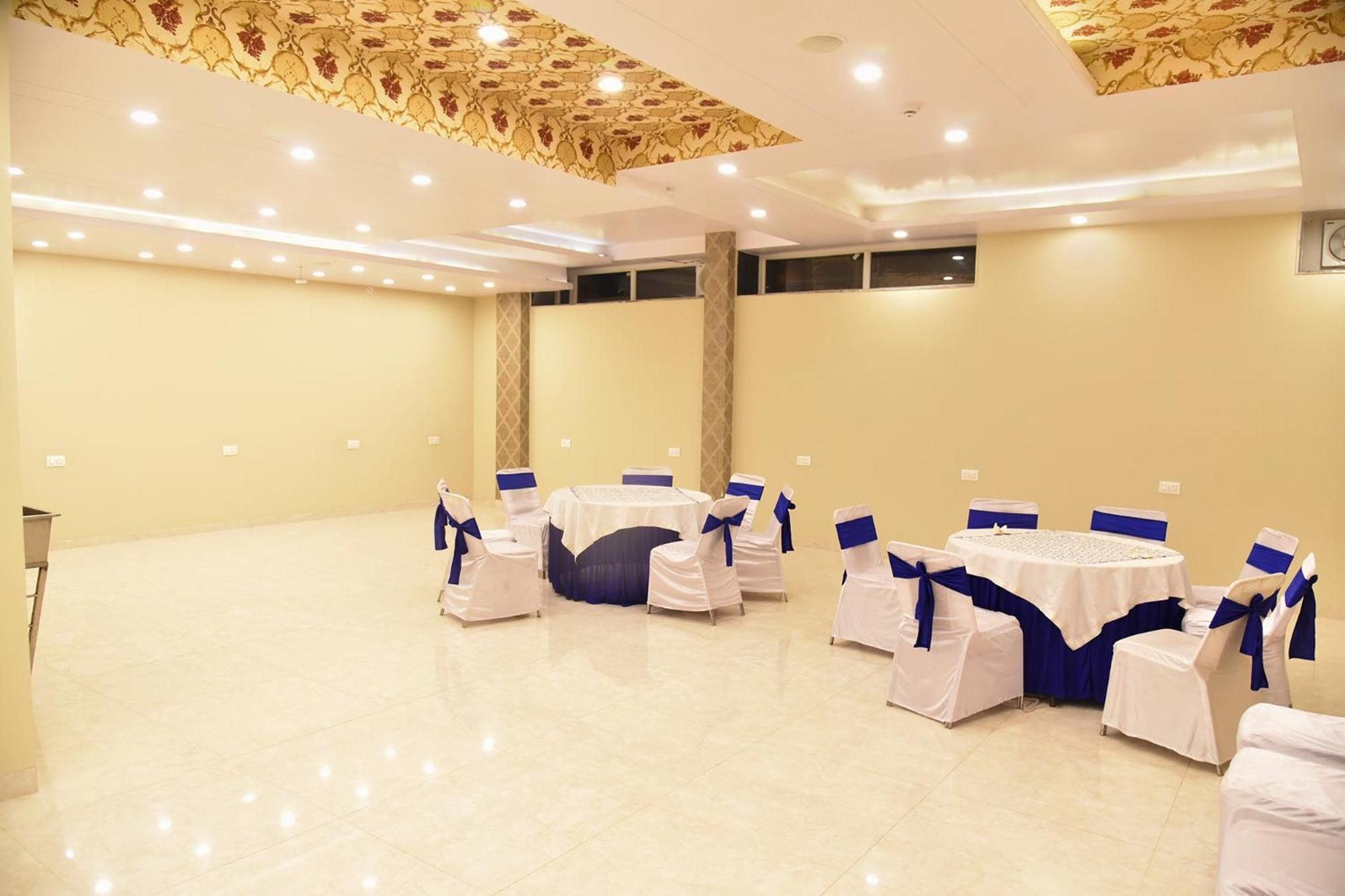 Fabhotel 7th Crossing Malviya Nagar Hotel Jaipur