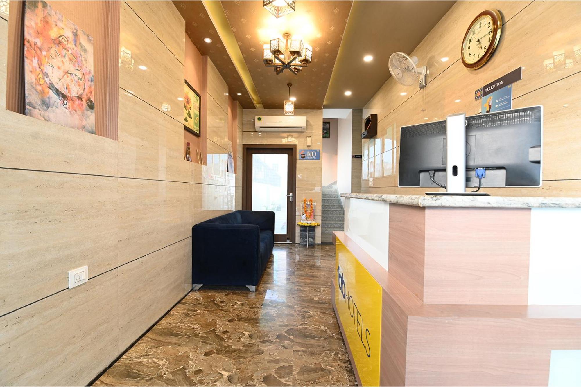 Fabhotel 7th Crossing Malviya Nagar