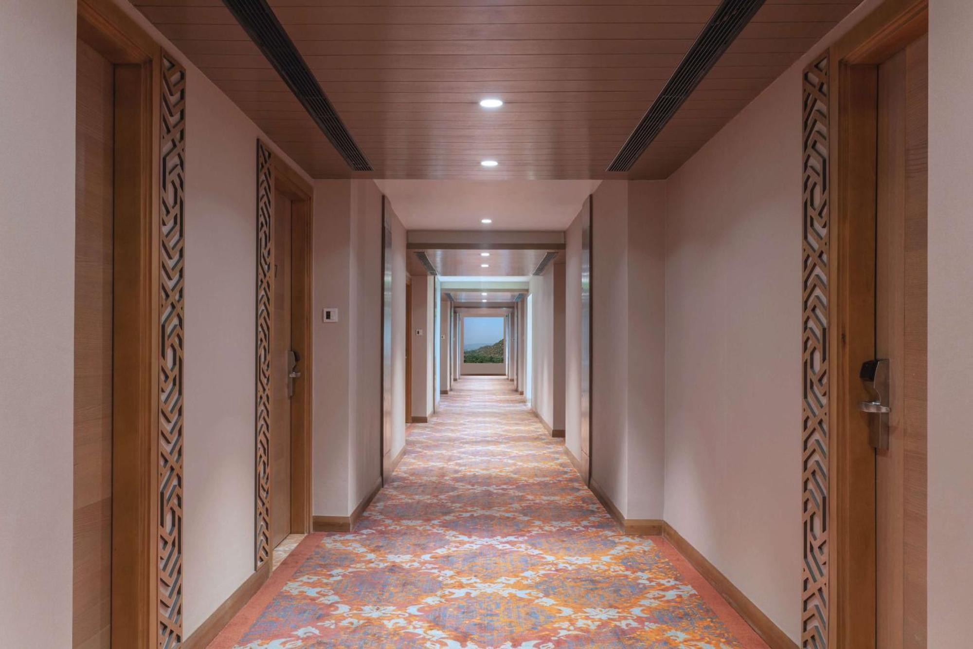 Doubletree By Hilton Amer Hotel