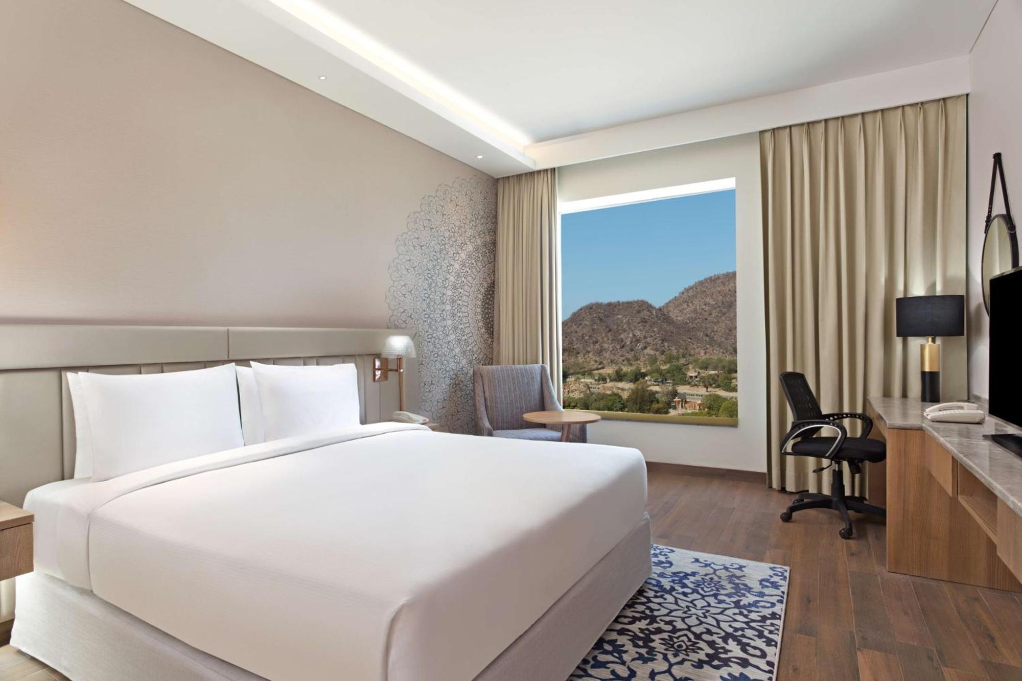 Doubletree By Hilton Amer Hotel