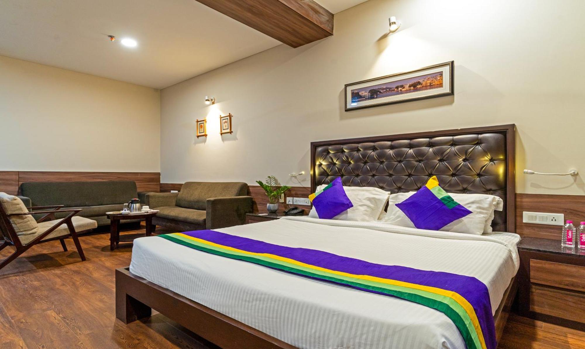 Hotel Treebo Premium Baramasi By Jai Club Prime 4*