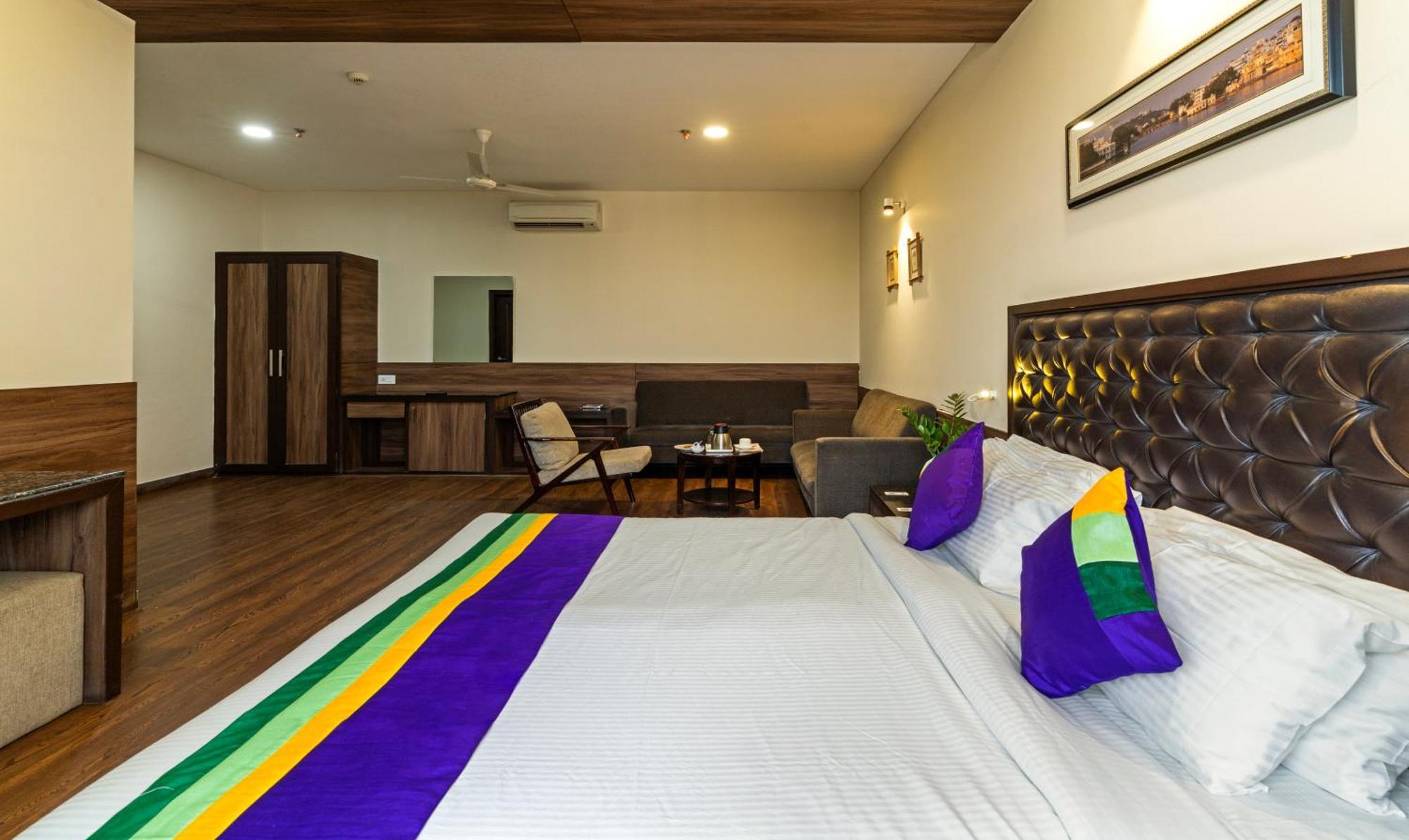 Treebo Premium Baramasi By Jai Club Prime Hotel