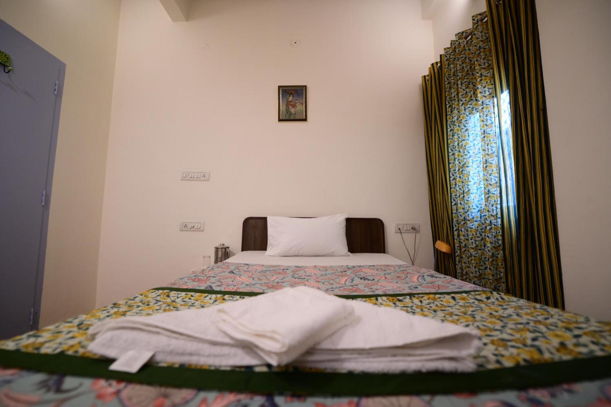 Chitra Katha - A Story Per Hotel