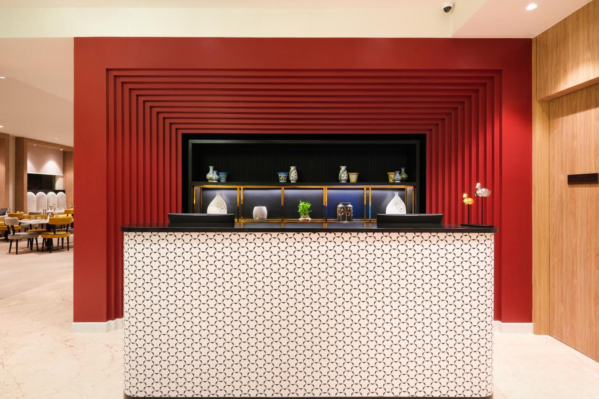 7 Apple Jal Mahal, 3*