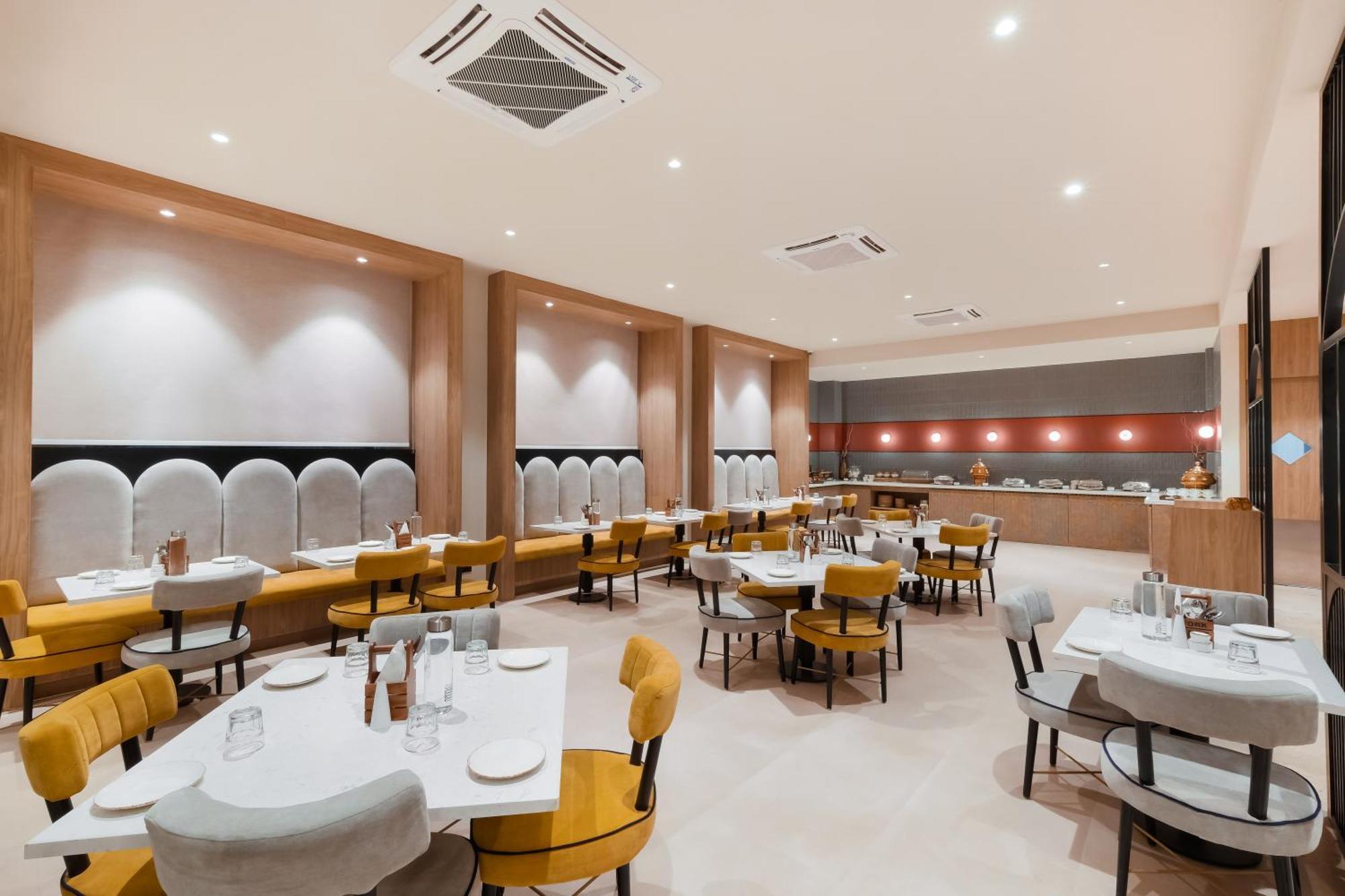 7 Apple Jal Mahal, Hotel
