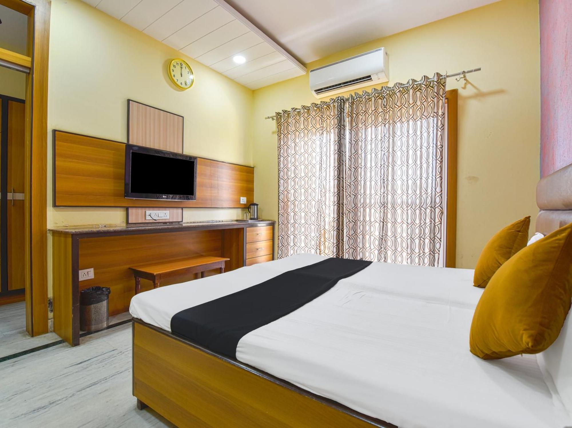 Hotel Anuvibha Malviya Nagar *
