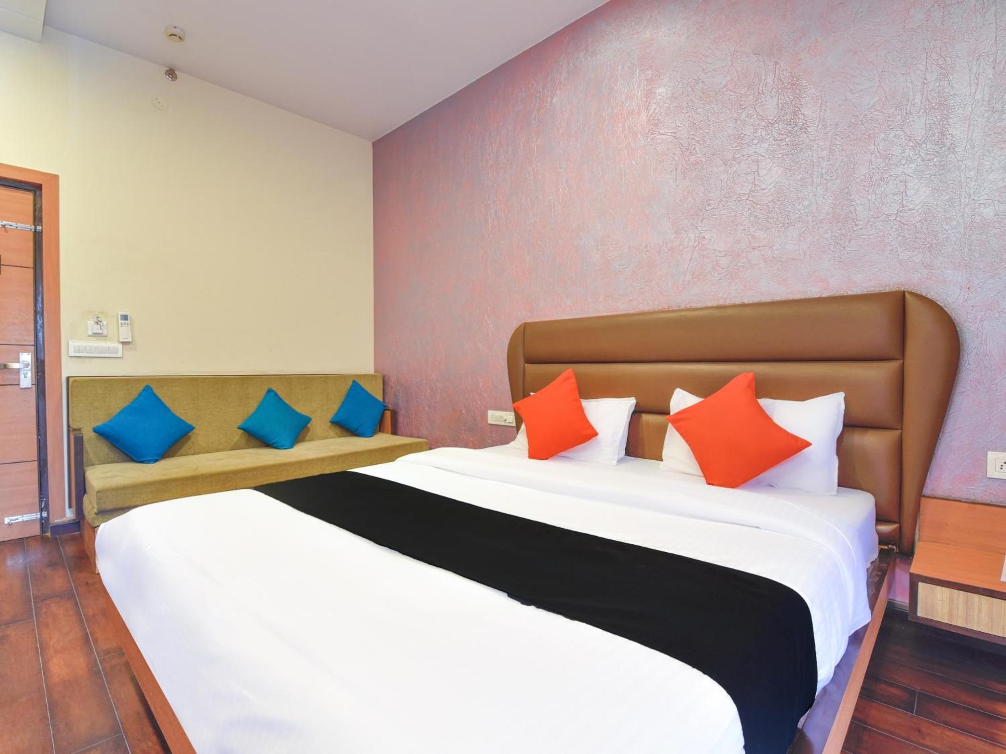 Hotel Anuvibha Malviya Nagar *