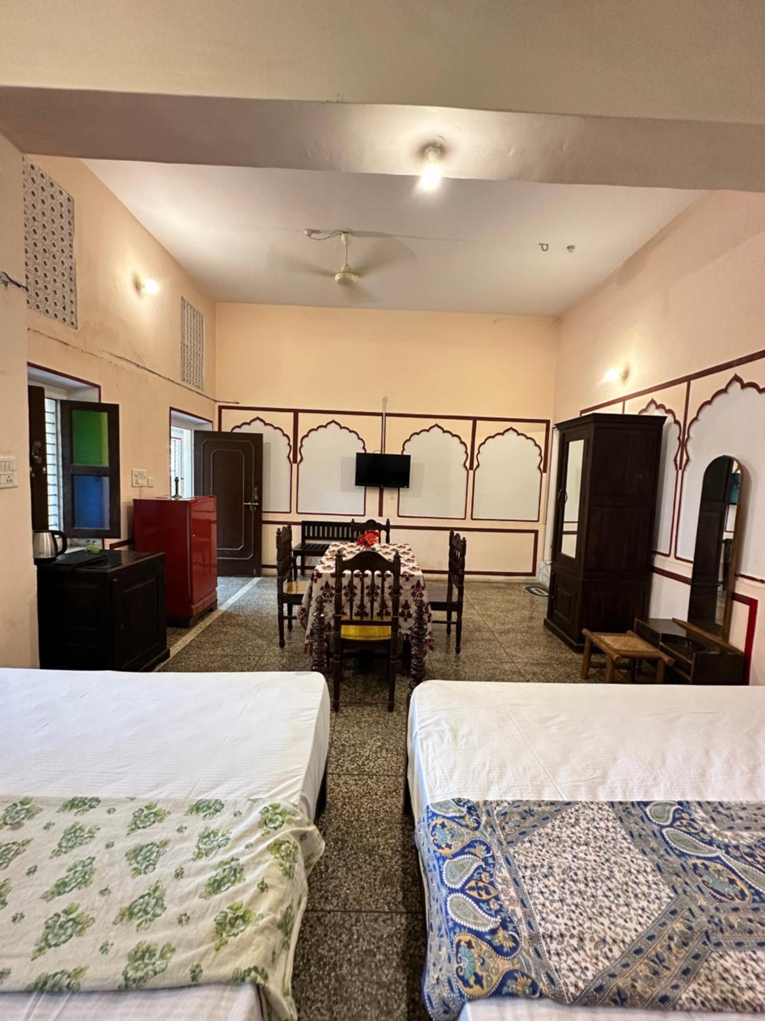 Rawla Mrignayani Palace 3*