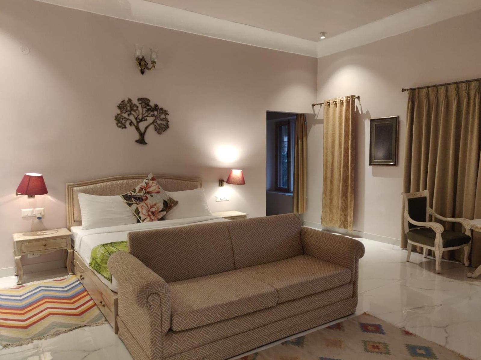 Chhota Mahal Hotel 4*