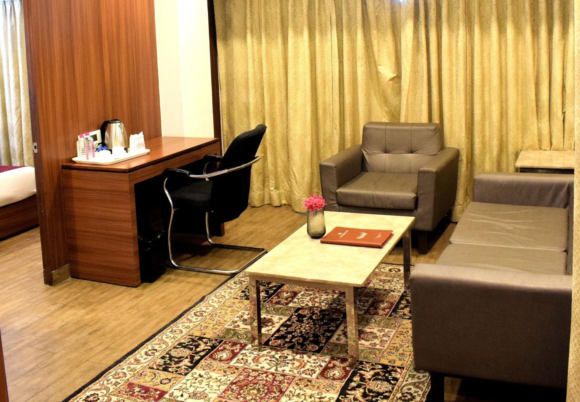 Indiana Pride Hotel 3*