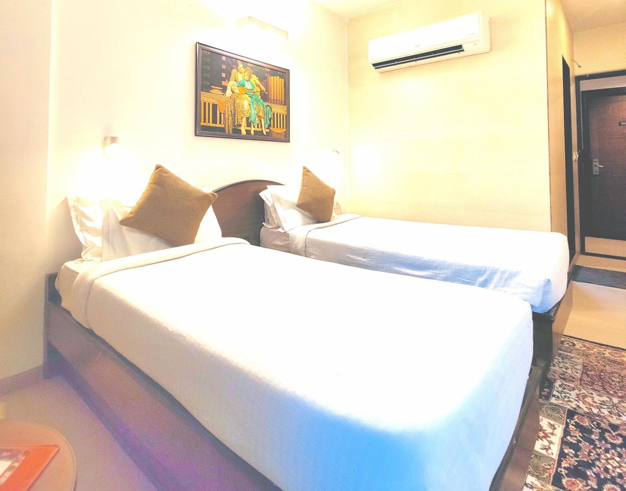 Indiana Pride Hotel 3*