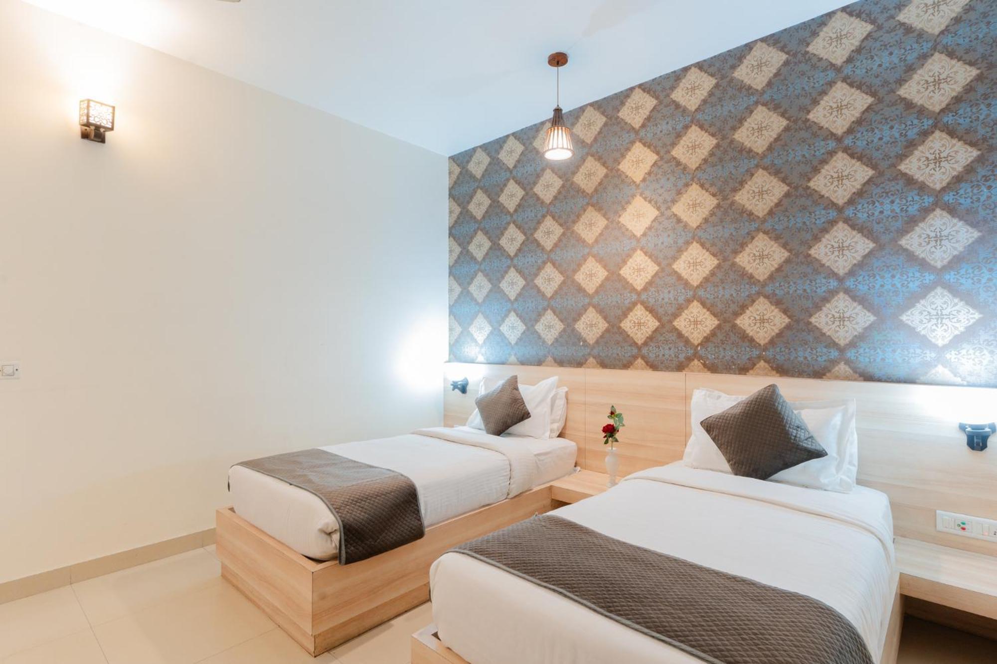 Signature Hotel 3*