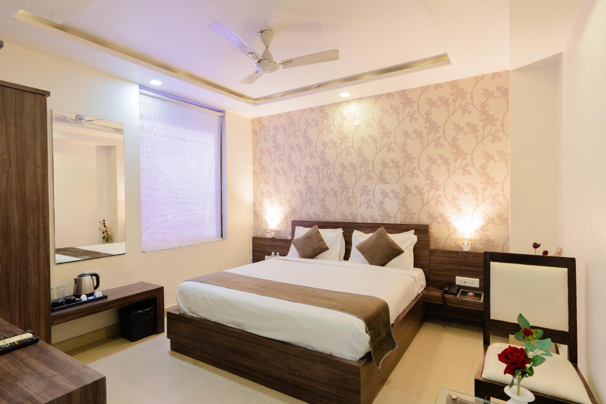 Signature Hotel