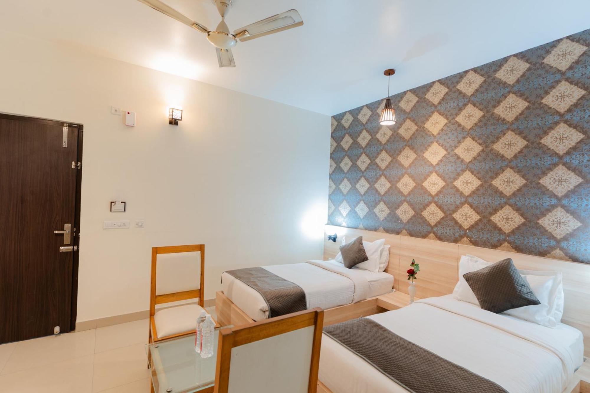 Signature Hotel 3*