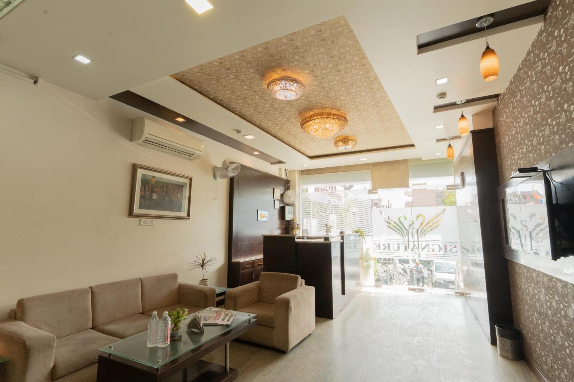Signature Hotel 3*