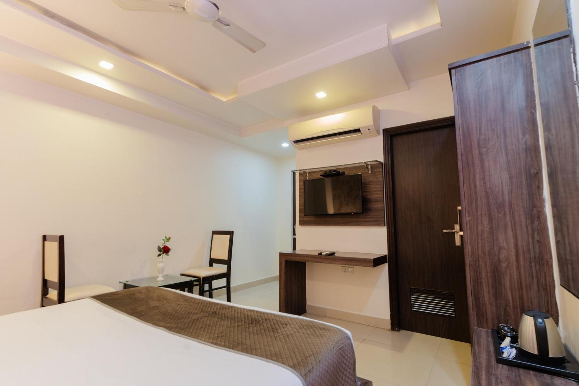 Hotel Signature 3*