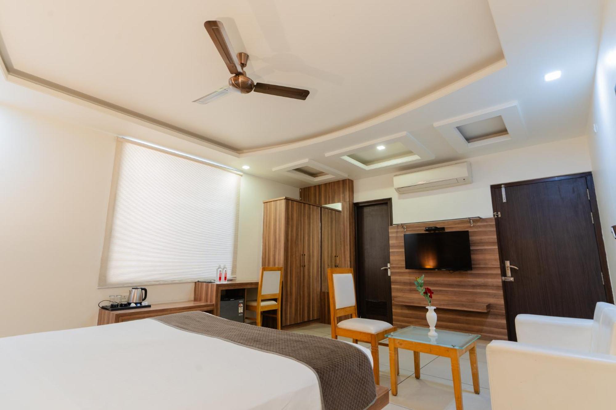 Hotel Signature 3*