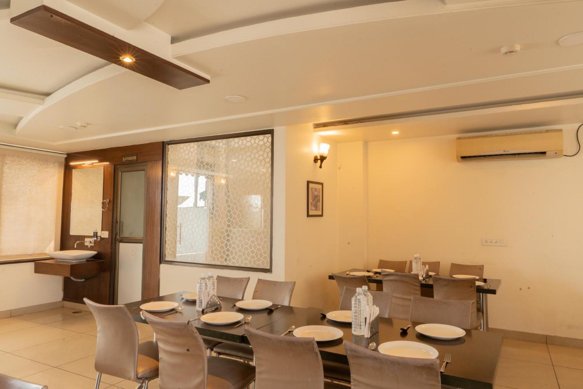 Signature Hotel Jaipur