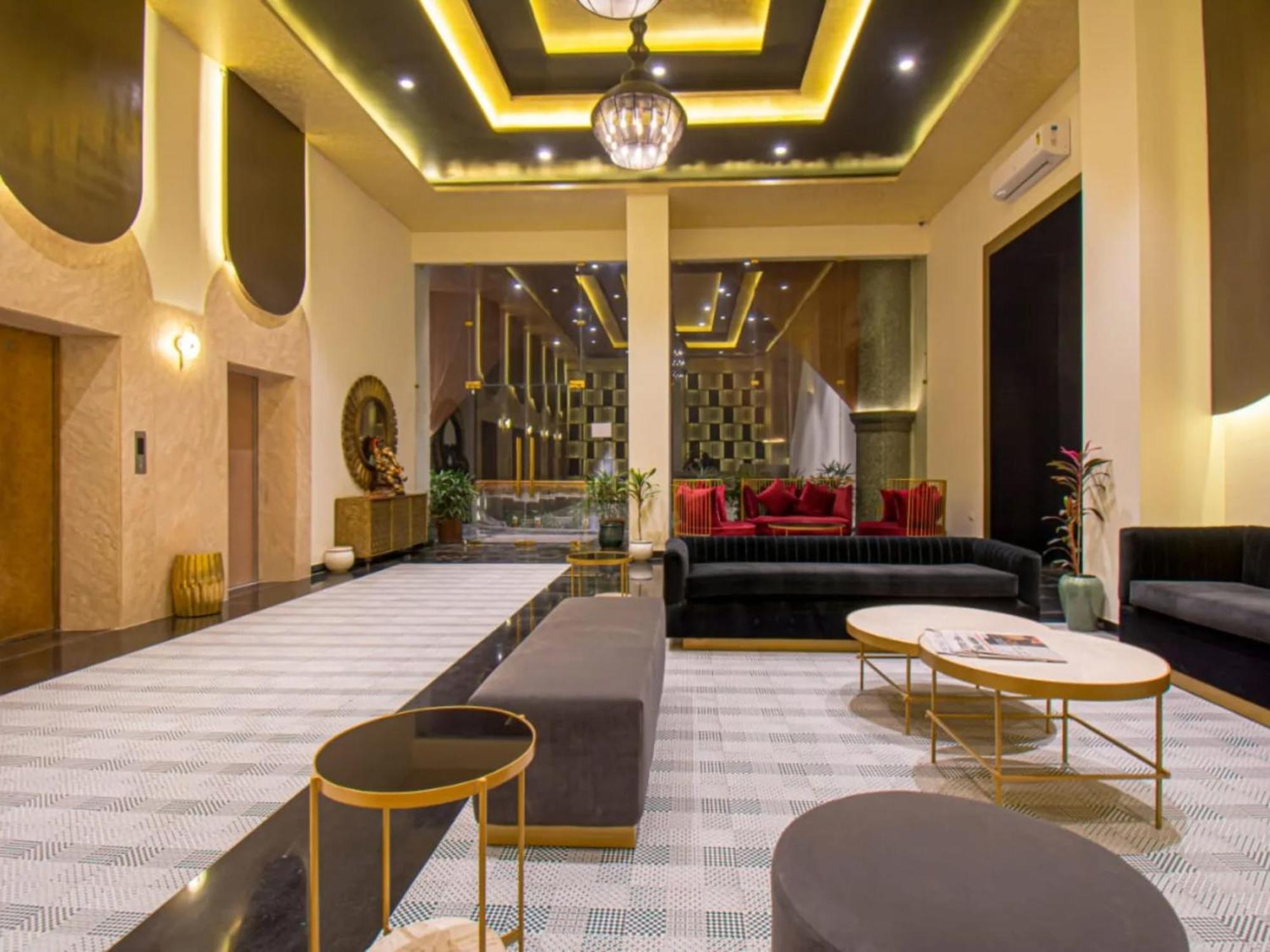 Diona Anukampa With Pool Apartment Jaipur