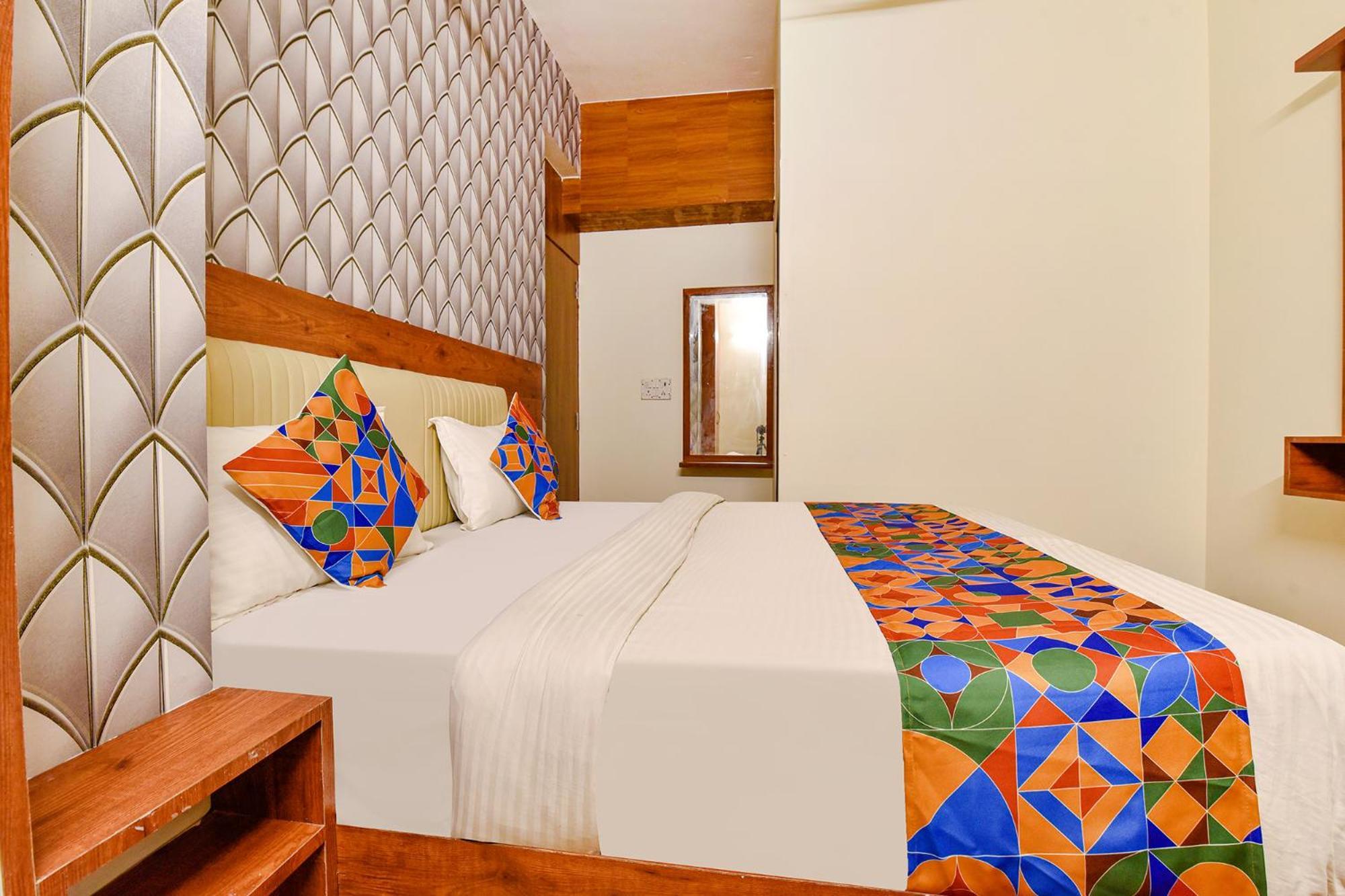 Hotel Fabexpress Royal Raj Jaipur