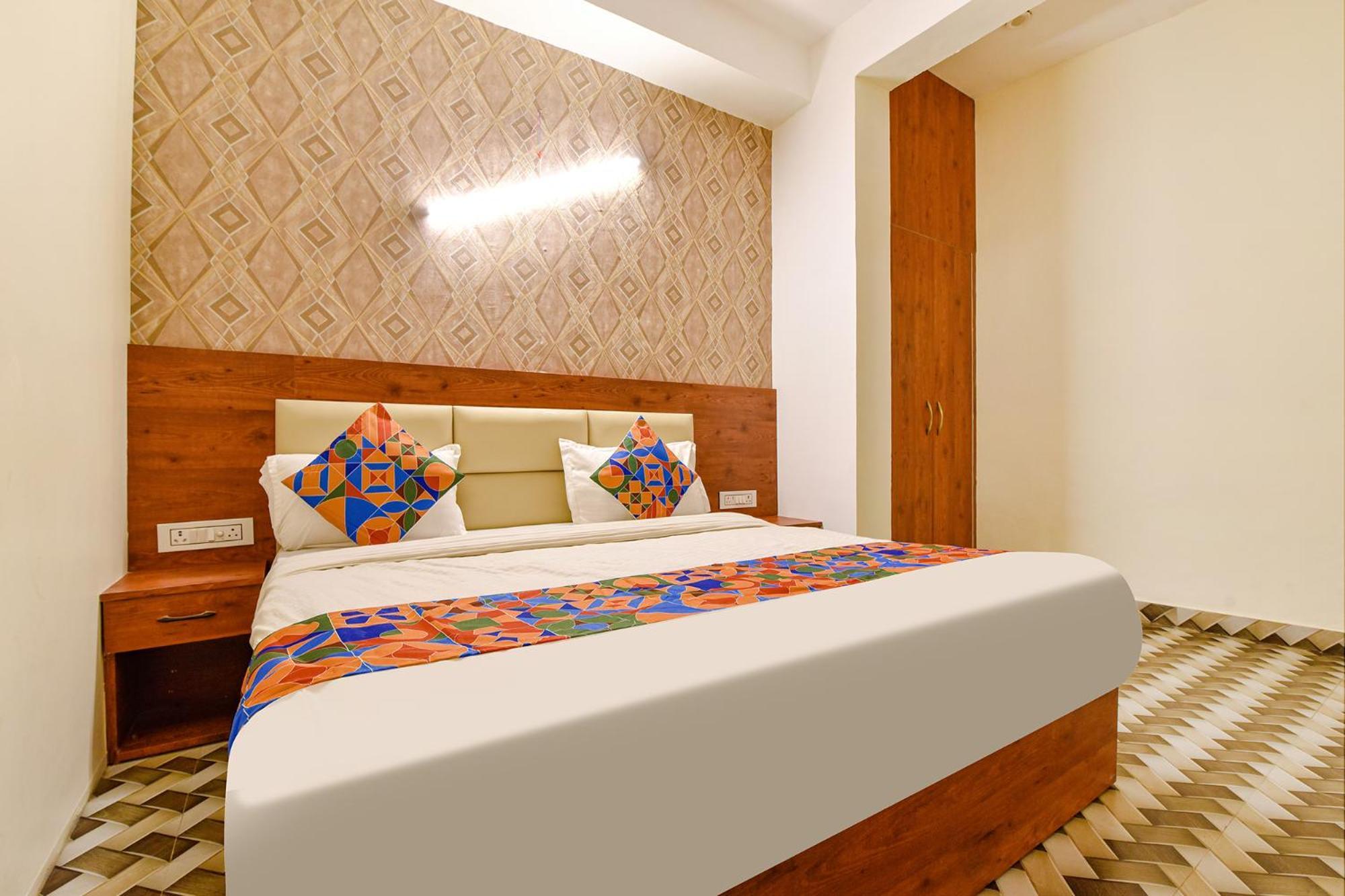 Hotel Fabexpress Royal Raj